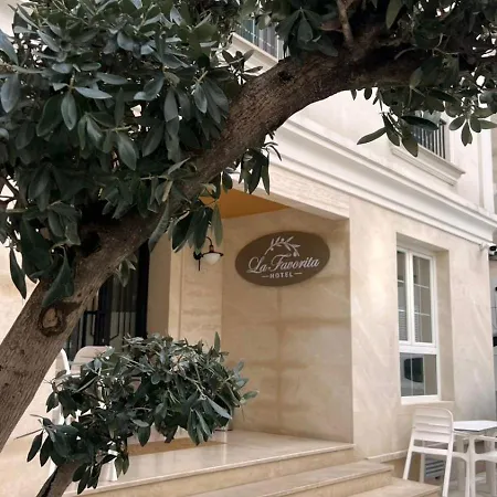 La Favorita Otel Tiran
