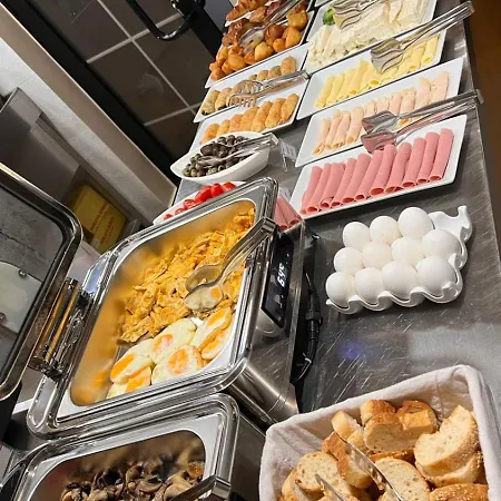 La Favorita Hotel Tirana