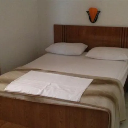 La Favorita Τίρανα