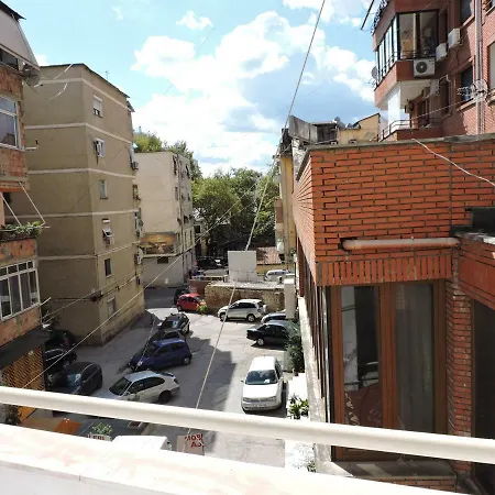 Otel La Favorita Tiran