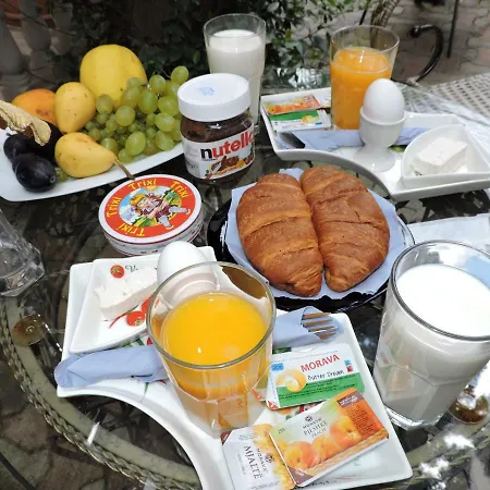 La Favorita Τίρανα