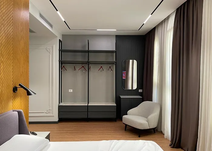 La Favorita Otel Tiran