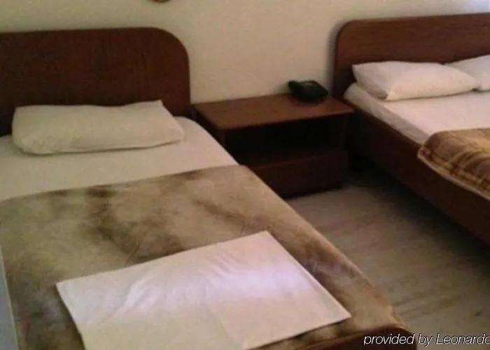 La Favorita Otel Tiran